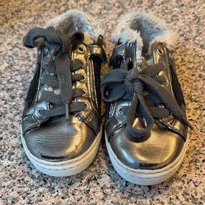 Metallic Kids Sneakers with Faux Fur Lining